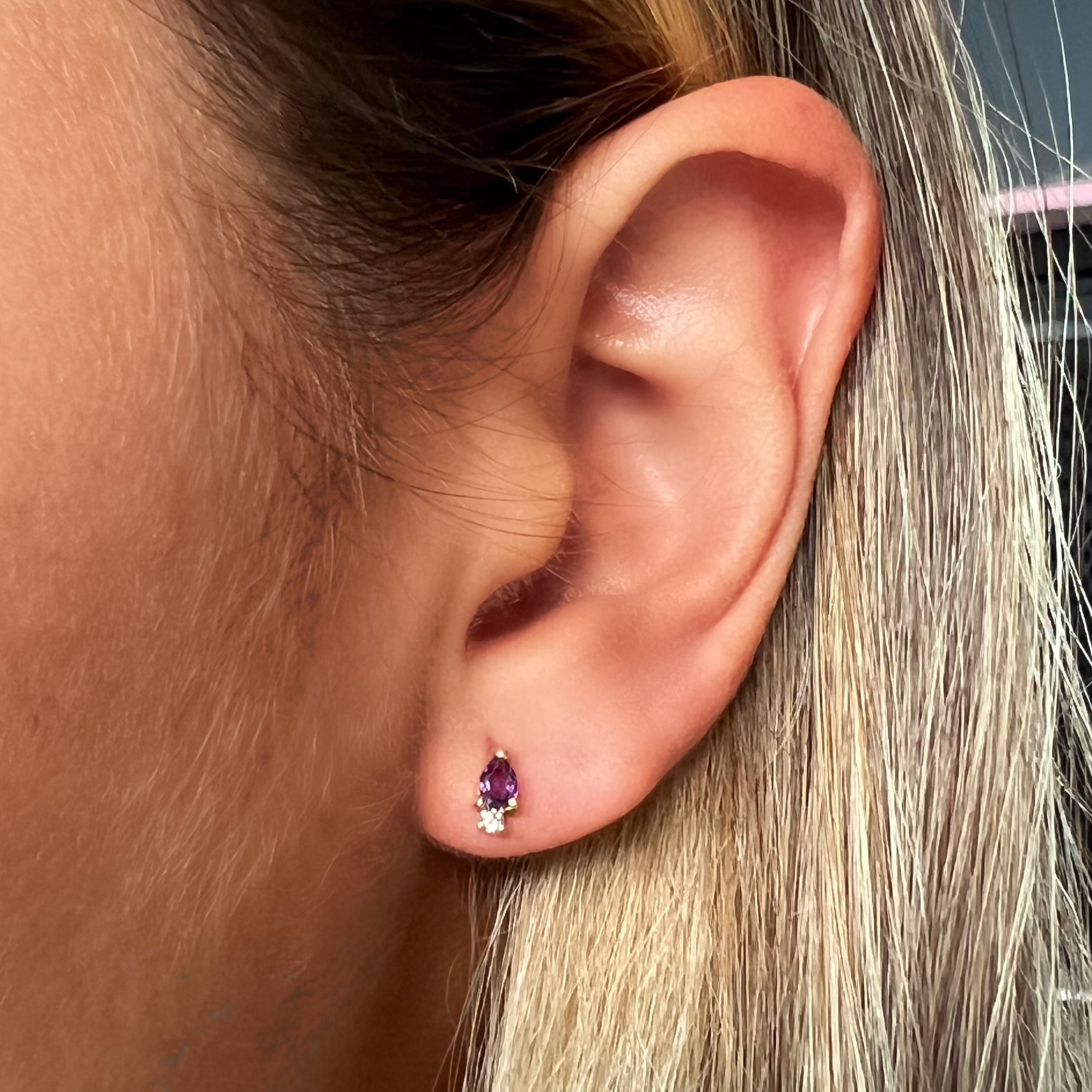 Arete gota con diamante