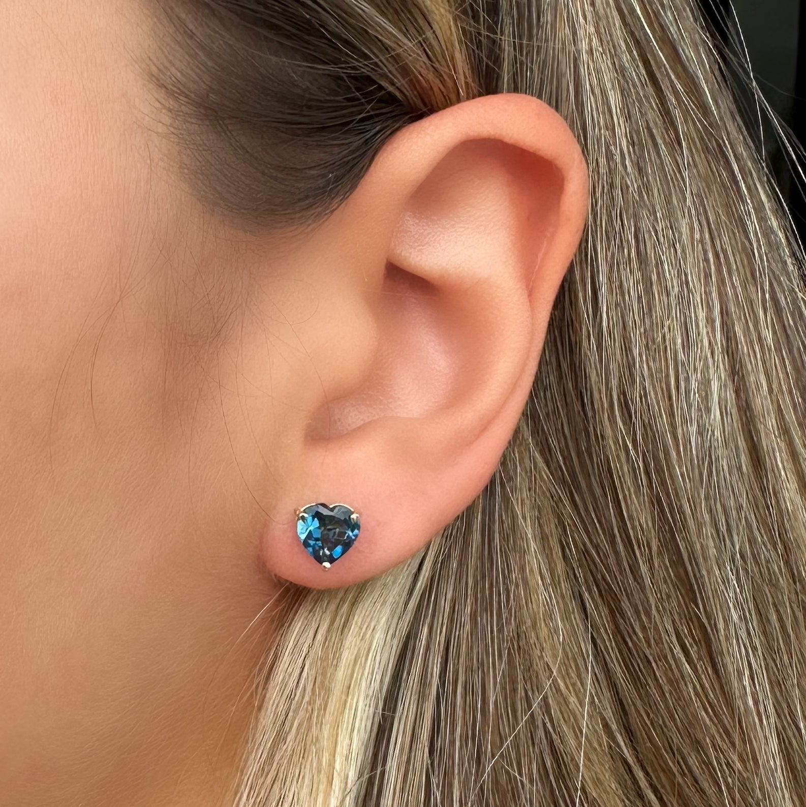 Aretes corazón 7 mm en oro 18K