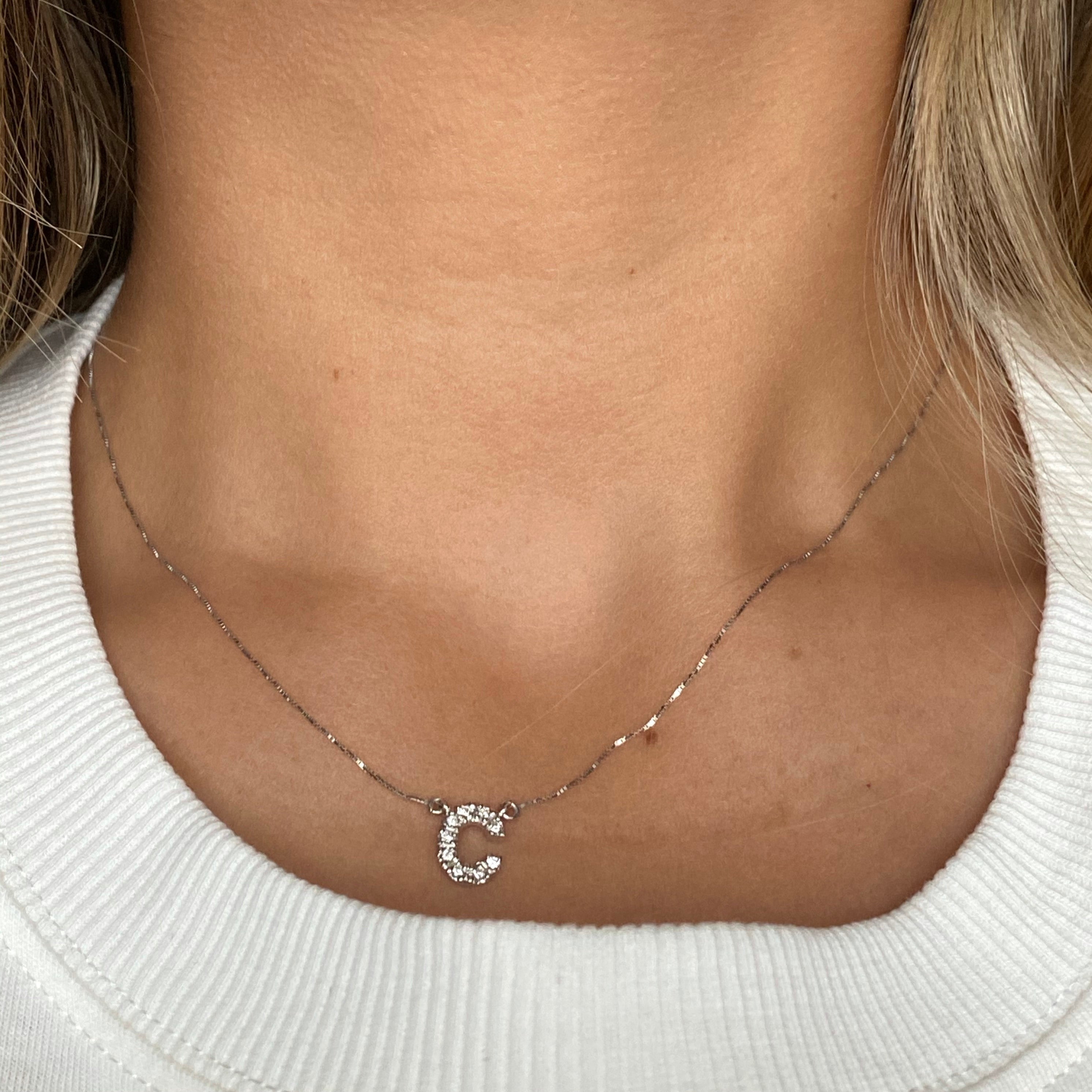 Collar Infinite iniciales