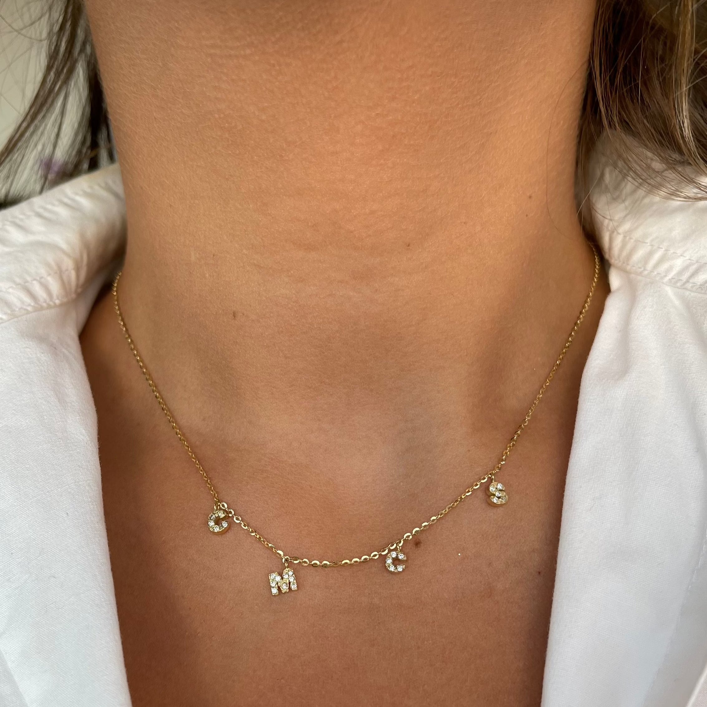Collar iniciales mini en diamantes