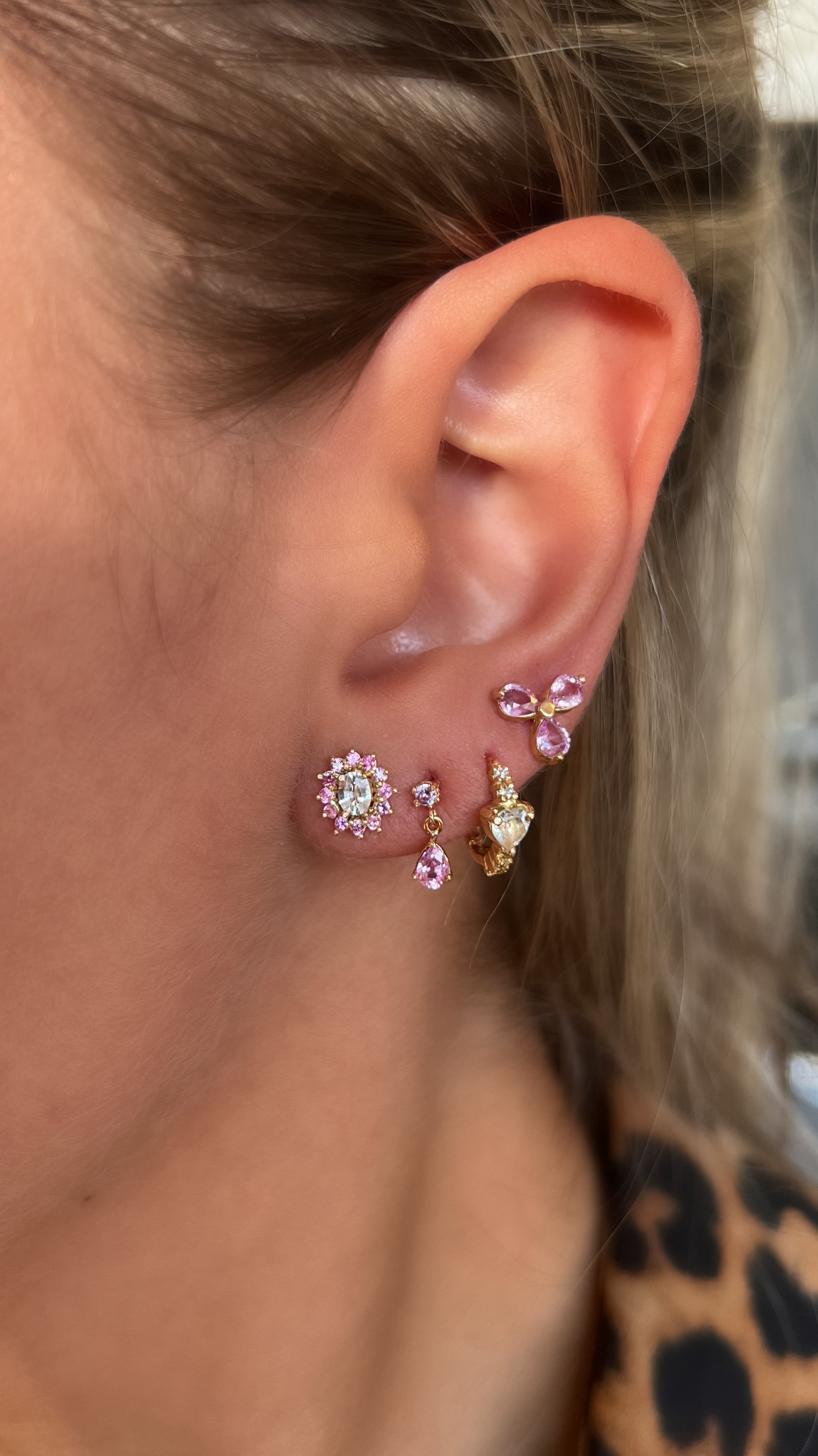 Arete Antoniette con zafiros rosados